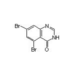 5,7-Dibromoquinazolin-4(3H)-one 化学構造式